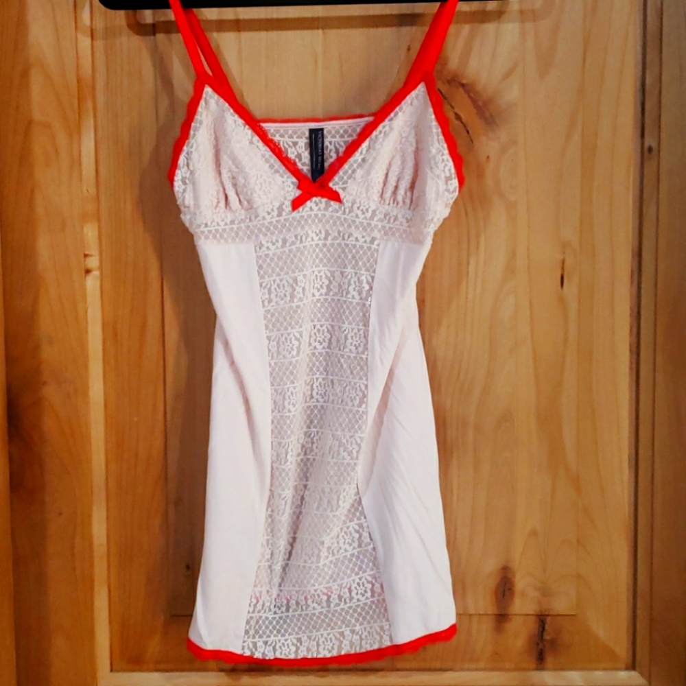 NWOT VICTORIAS SECRET peach lace babydoll